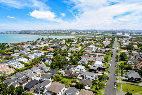 Another aerial shot of Shoal Bay and Northcote Point and Birkenhead in the background.