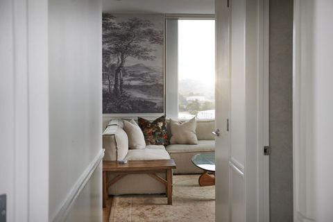 The hallway into the lounge.