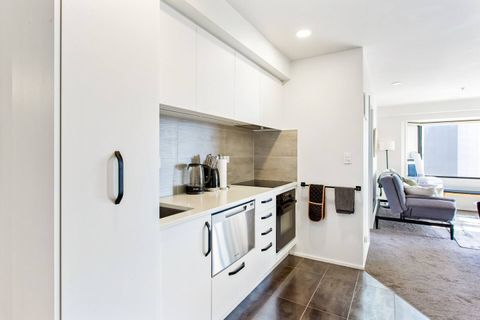 Full kitchen with everything you need to self-cater.