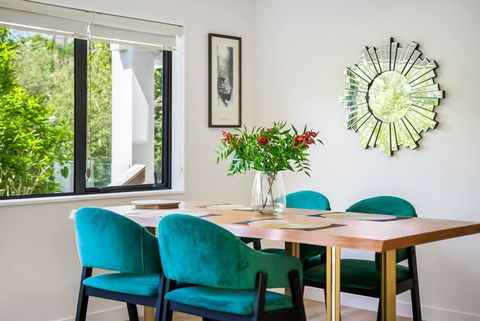 The dining table is a great place to eat together, play games or do a jigsaw puzzle.