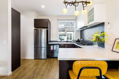 The kitchen has a breakfast bar for relaxed meals.