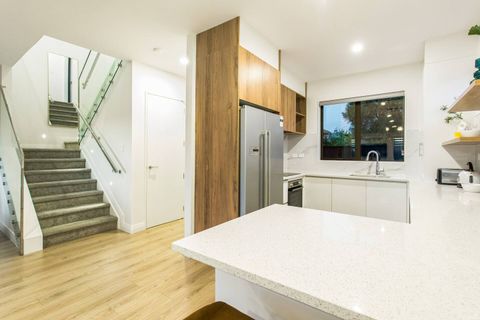 You have a good size kitchen with double door American style fridge.