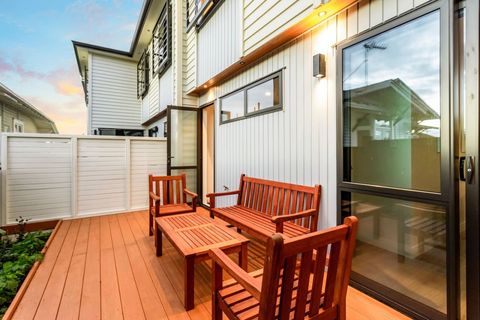 The outdoor private patio.