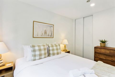 The bedrooms are the same size, both with a King-sized bed.