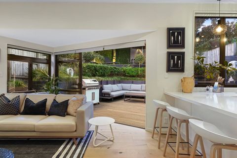 There is plenty of dining options in this great space, at the bar, outside or at the dining table.