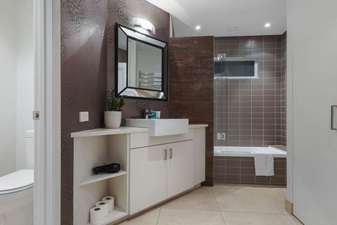 The main bathroom has been completely modernised and features a tub for relaxing and a separate toilet.