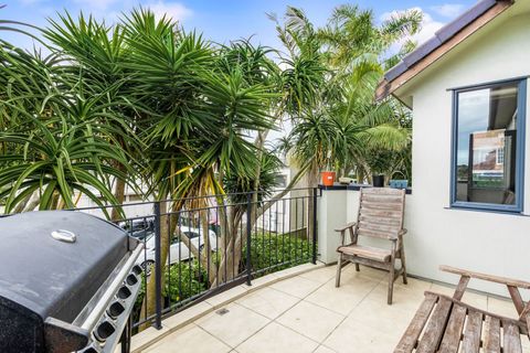 Kiwi barbie in the summer? Yes, please! Grab the sausages and burger buns.