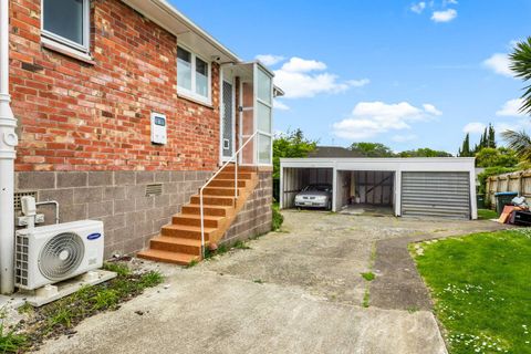 Access to the house is off to the side. Please note, the garage is locked and not accessible to guests,