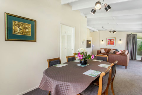 Make eating together a breeze at this great dining table.