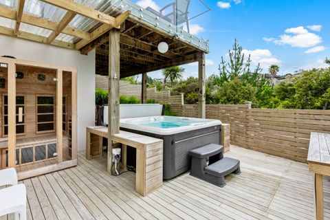 Fantastic entertaining deck with spa pool.