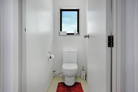 There is a separate toilet from the bathroom which is handy for families.
