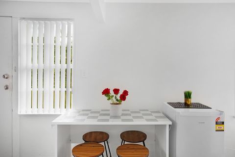 The dining table is a great place to eat together, play games or do a jigsaw puzzle.