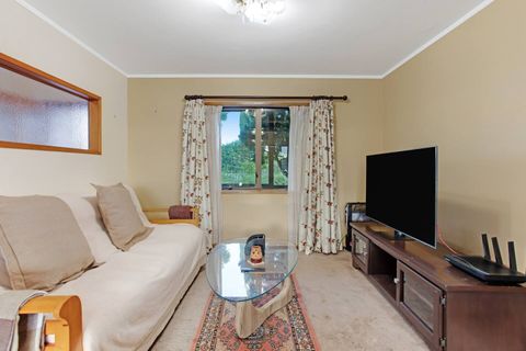 Relax on the couch and watch TV or stream your own streaming service.