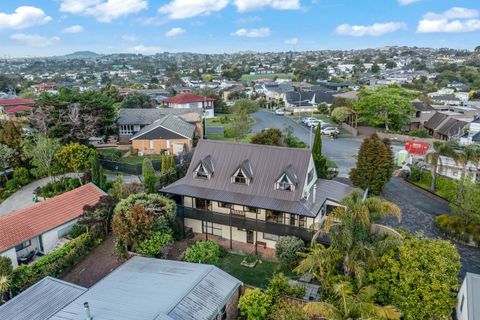 View of the house looking towards Lynfield.