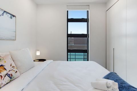 There is plenty of storage for all your personal belongings in the double wardrobe.