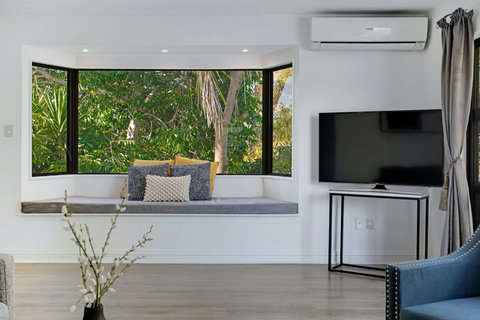 There is an air-conditioning unit that will keep you warm in Winter or cool in Summer.