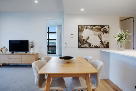 The dining table is a great place to eat together, play games or do a jigsaw.