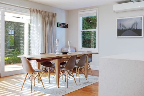 The dining table is a great place to eat together, play games or do a jigsaw.