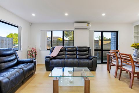 There is an air-conditioning unit that keeps you warm in Winter and cool in Summer.