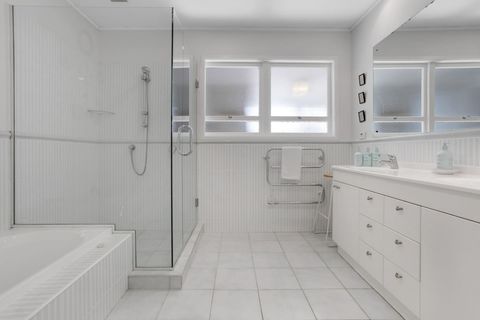 Step out of the shower and enjoy warm fluffy towels from the heated towel rail.