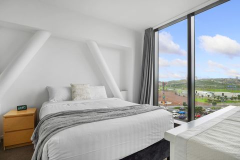 The bedroom has great scenic views towards Manukau.