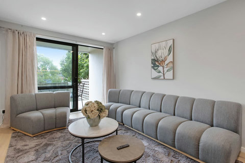 Open the ranch slider to enjoy the indoor/outdoor flow onto the deck area.