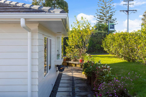 You can walk around the house to enjoy the gardens.