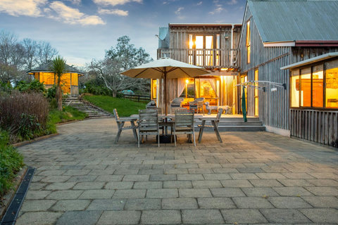 Sit outside and enjoy al-fresco dining in the outdoor dining area.