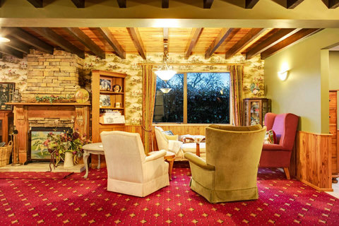 As well as the main living space there are cosy reading nook. The fireplace is not available to be used.