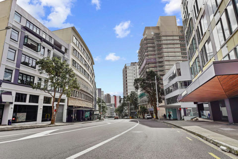 Walking distance to town, near Spark arena.