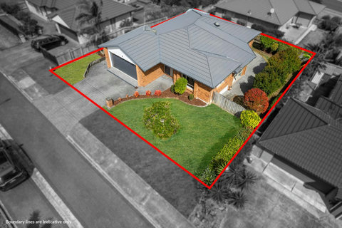 View of the house from the air showing the perimeter.