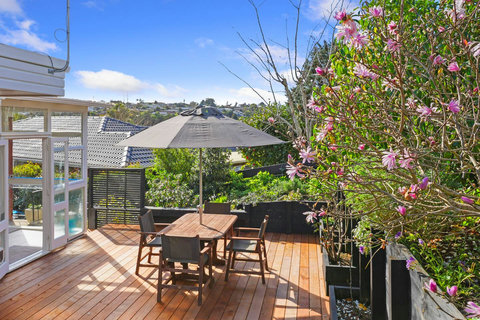 Come and sit here with your morning coffee or afternoon drink.
