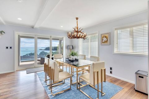 The dining room attached to the gentlemen's lounge is more casual and would be great for playing games or doing a jigsaw together.