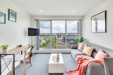 The view from the private balcony is one of the best in Auckland looking towards the Ponsonby Ridge and the Inner Harbor.