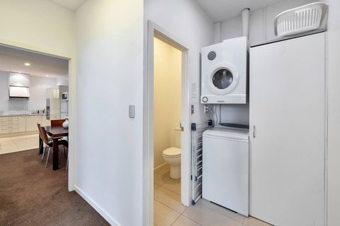 There is a separate laundry and toilet, which is always convenient. Please note: the dryer is not currently working.