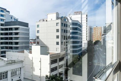 Looking up Anzac Ave to the University of Auckland. The Law School and faculty are one street over.
