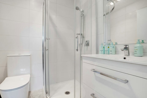 The second ensuite bathroom is a good sized space.