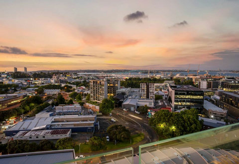 Victoria Park and the CBD edge looking towards the Auckland Harbour Bridge.