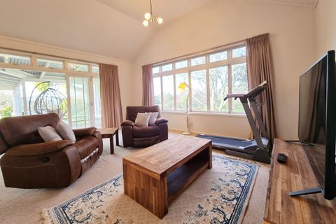 Relax on the reclining armchairs and watch TV.