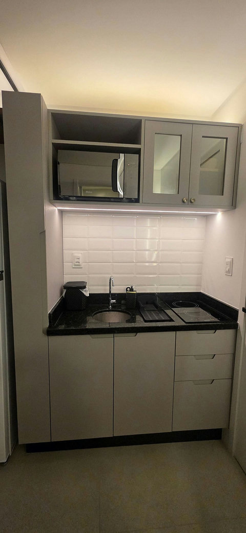Pia Cozinha com Fogão Cooktop e Microondas. Tudo novinho!