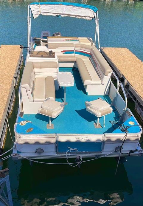 Simple pontoon for all responsible guests to have a hang on when it's at dock!
 Yes, Not a beauty contestant but floats, seats and serves its fun times purpose!

Why pay $150/hour for a pontoon when you can just hang out similar style here dockside?