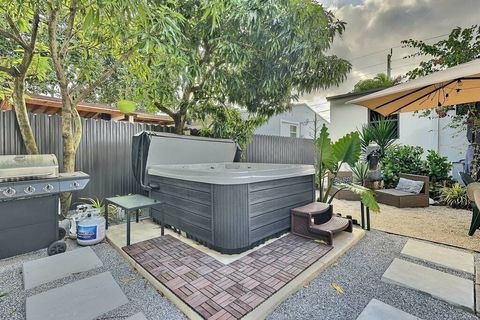 7 Person brand new jacuzzi
