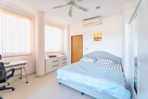 2nd bedroom.