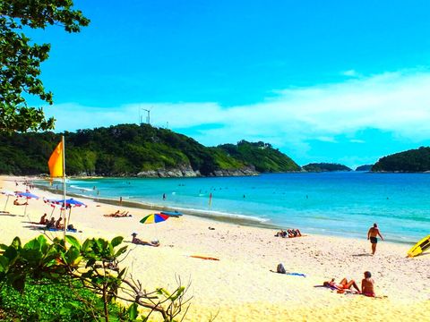 Mainstream Nai Harn Beach