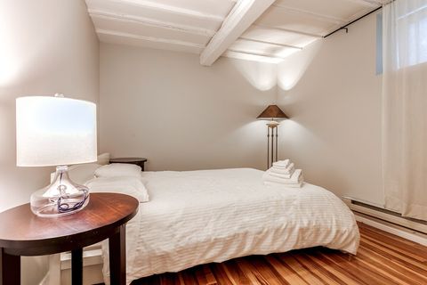 2nd Bedroom with Queen Bed.