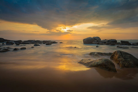 5 minutes to the nearest beach — perfect for families and sunset walks.
