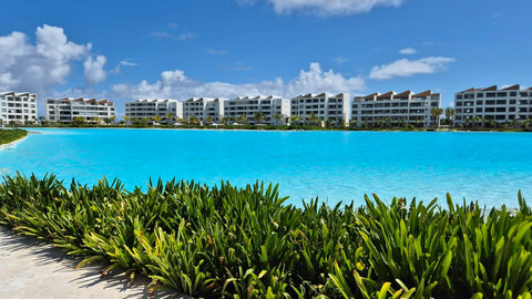 Pool of Crystal Lagoon