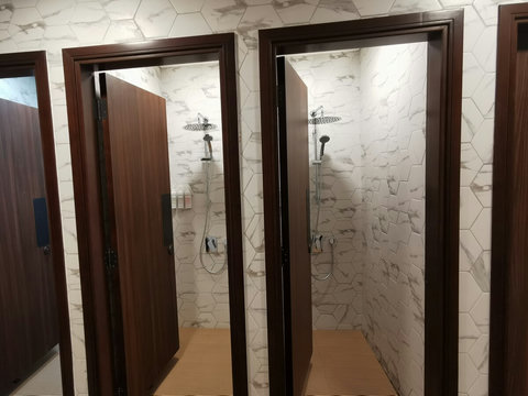 Avani Fit Showers