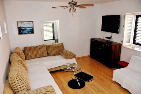 Living Room - Can also be used as bedroom