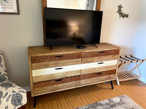 Large screen smart TV to help wind down after your beach day.